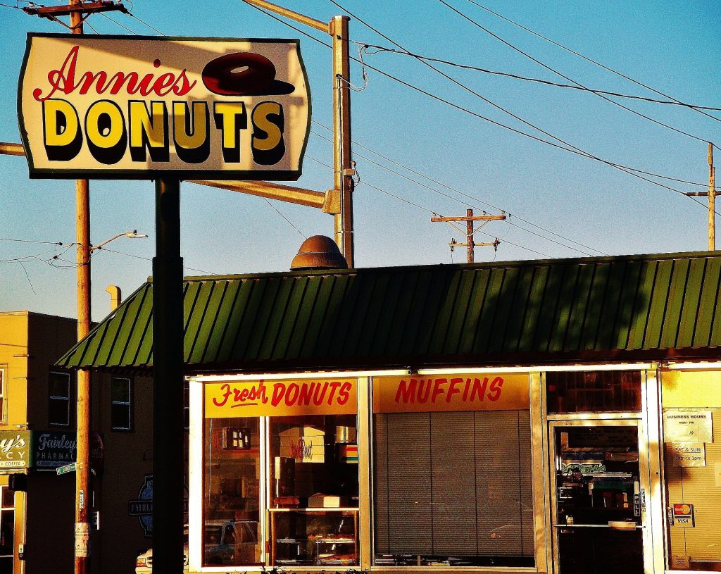 The exterior entrance of Annie's Donuts